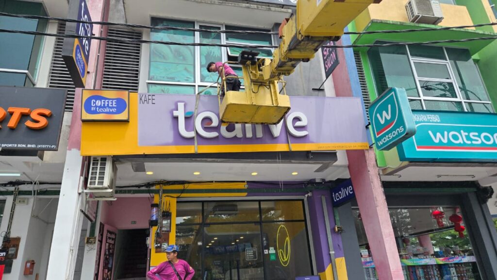 Signage Repair and Maintenance